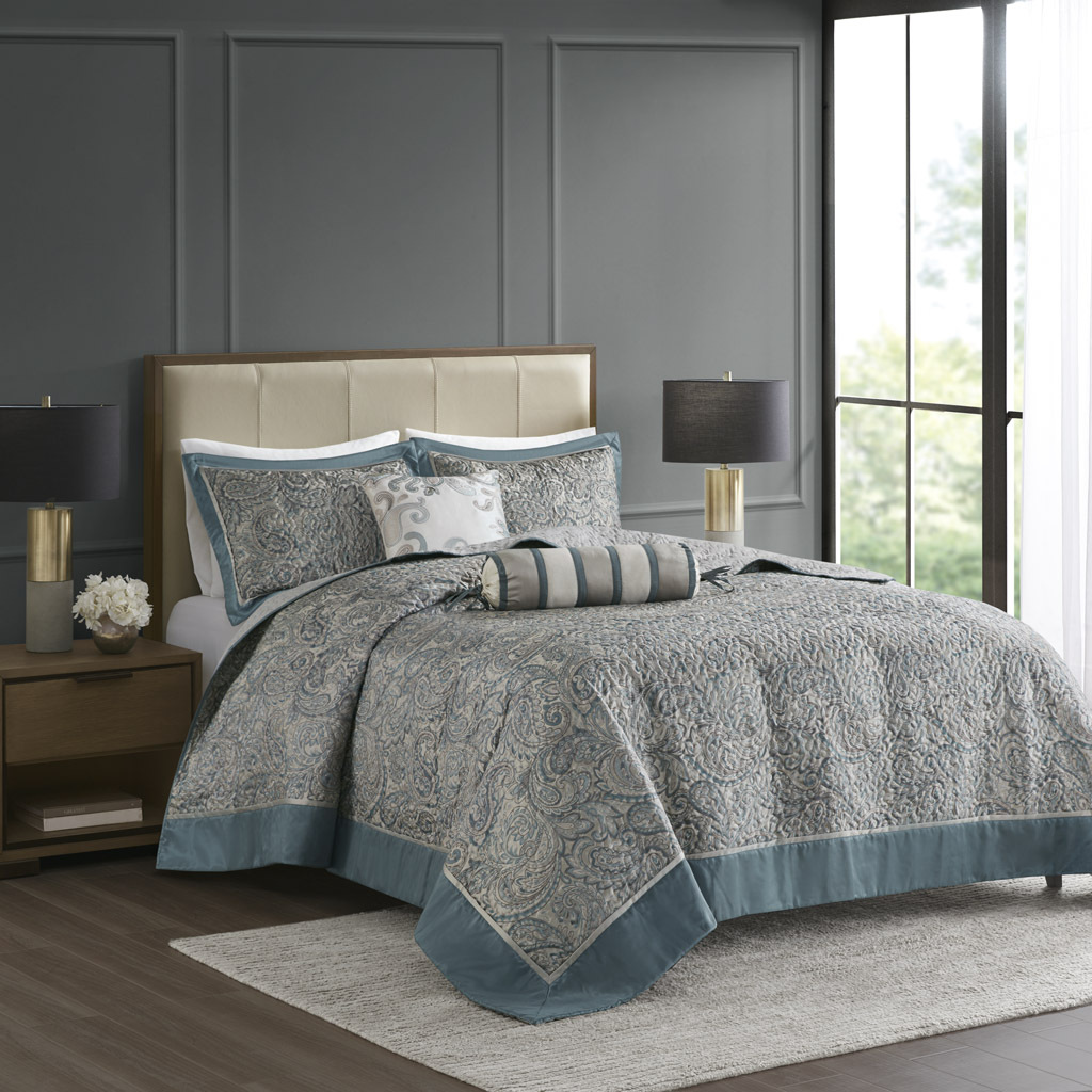 Aubrey Piece Jacquard Queen Bedspread Set With Throw Pillows In Teal