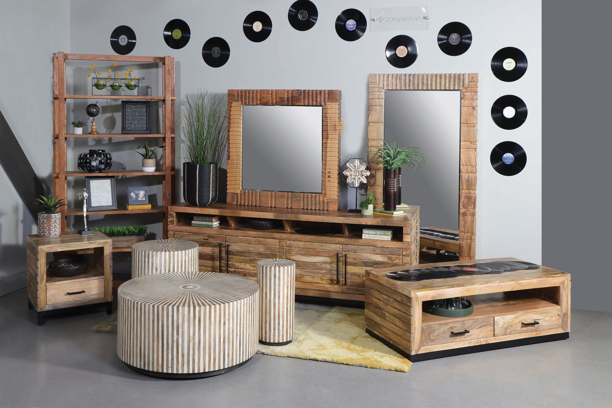 Crossings Downtown Amber Round Occasional Table Set