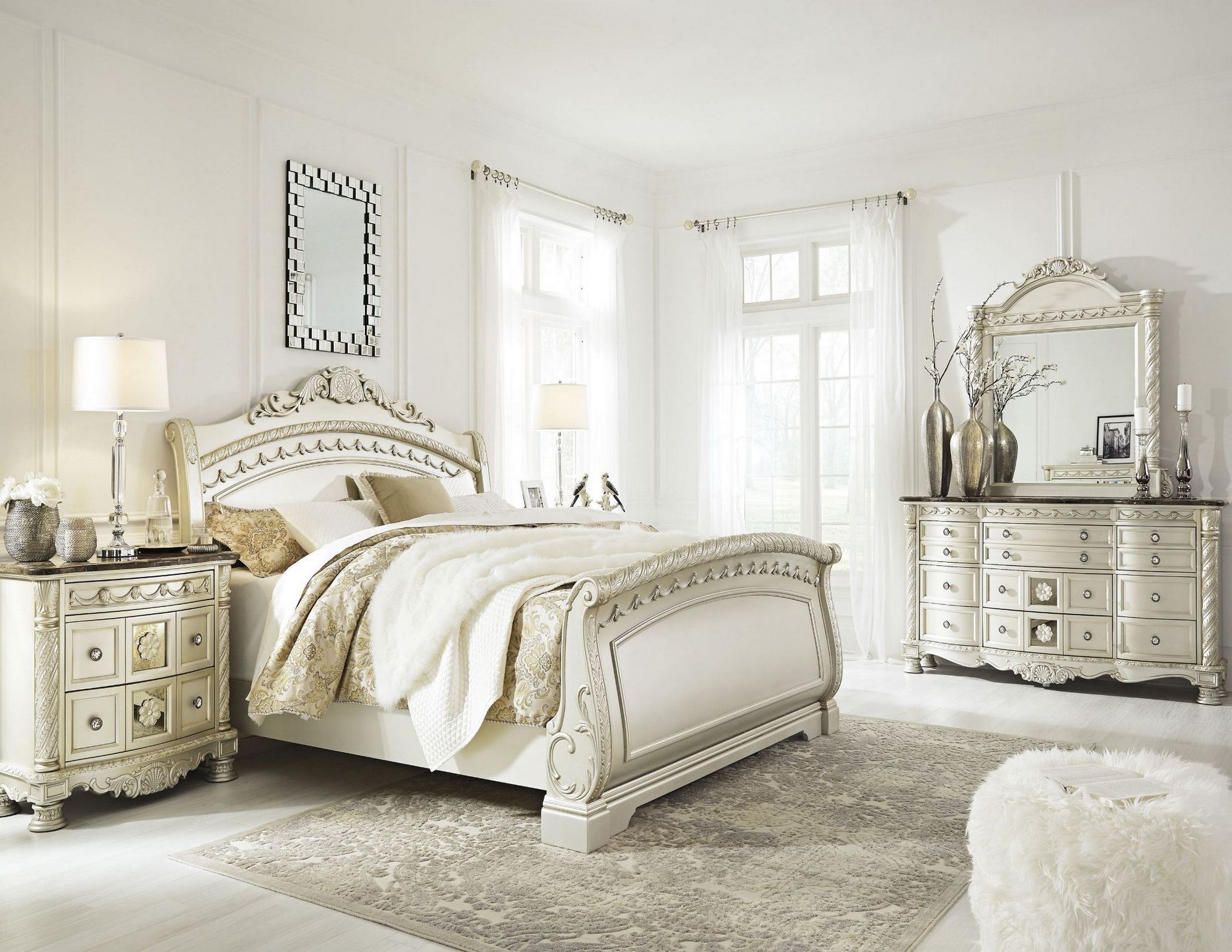 Cassimore North Shore Pearl Silver Sleigh Bedroom Set