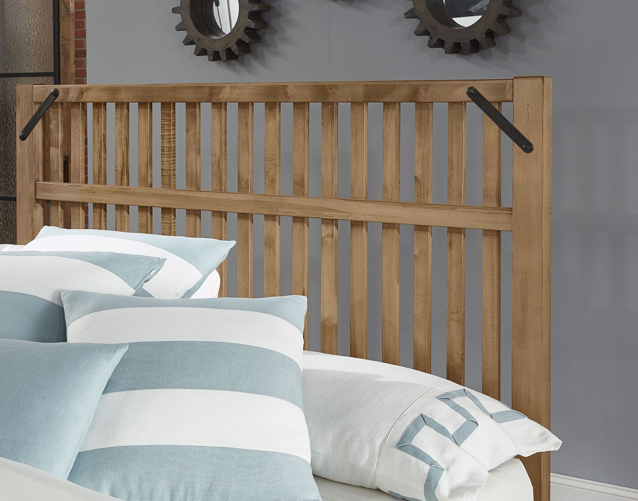 Sedgwick Natural Maple Storage Bedroom Set