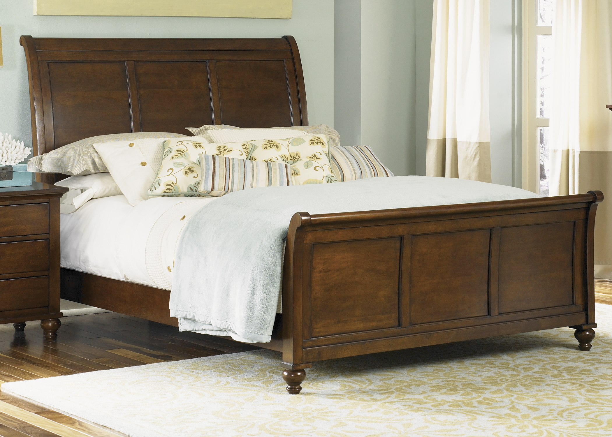 Hamilton Sleigh Bedroom Set