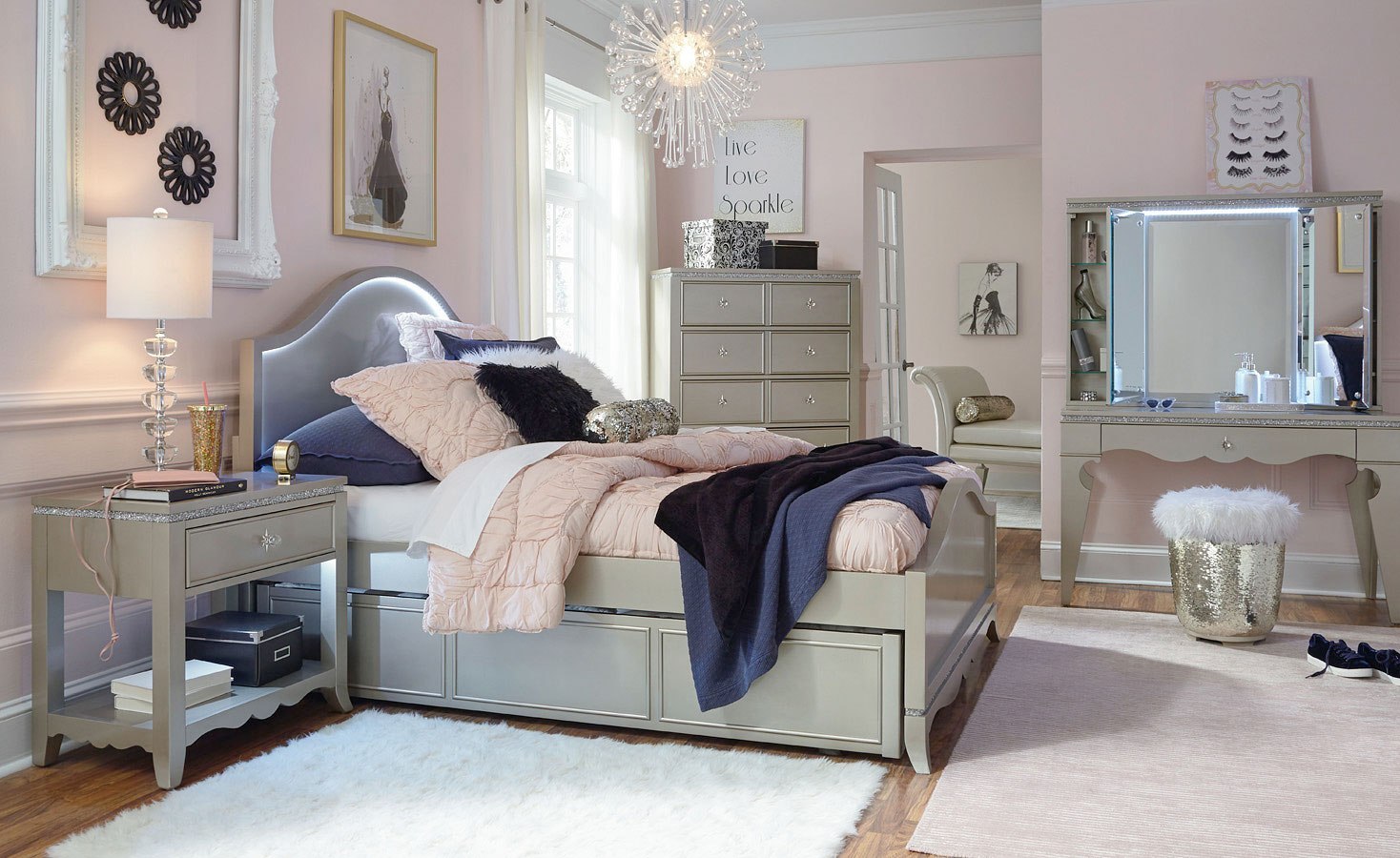 Glitz And Glam Platinum Youth Panel Bedroom Set
