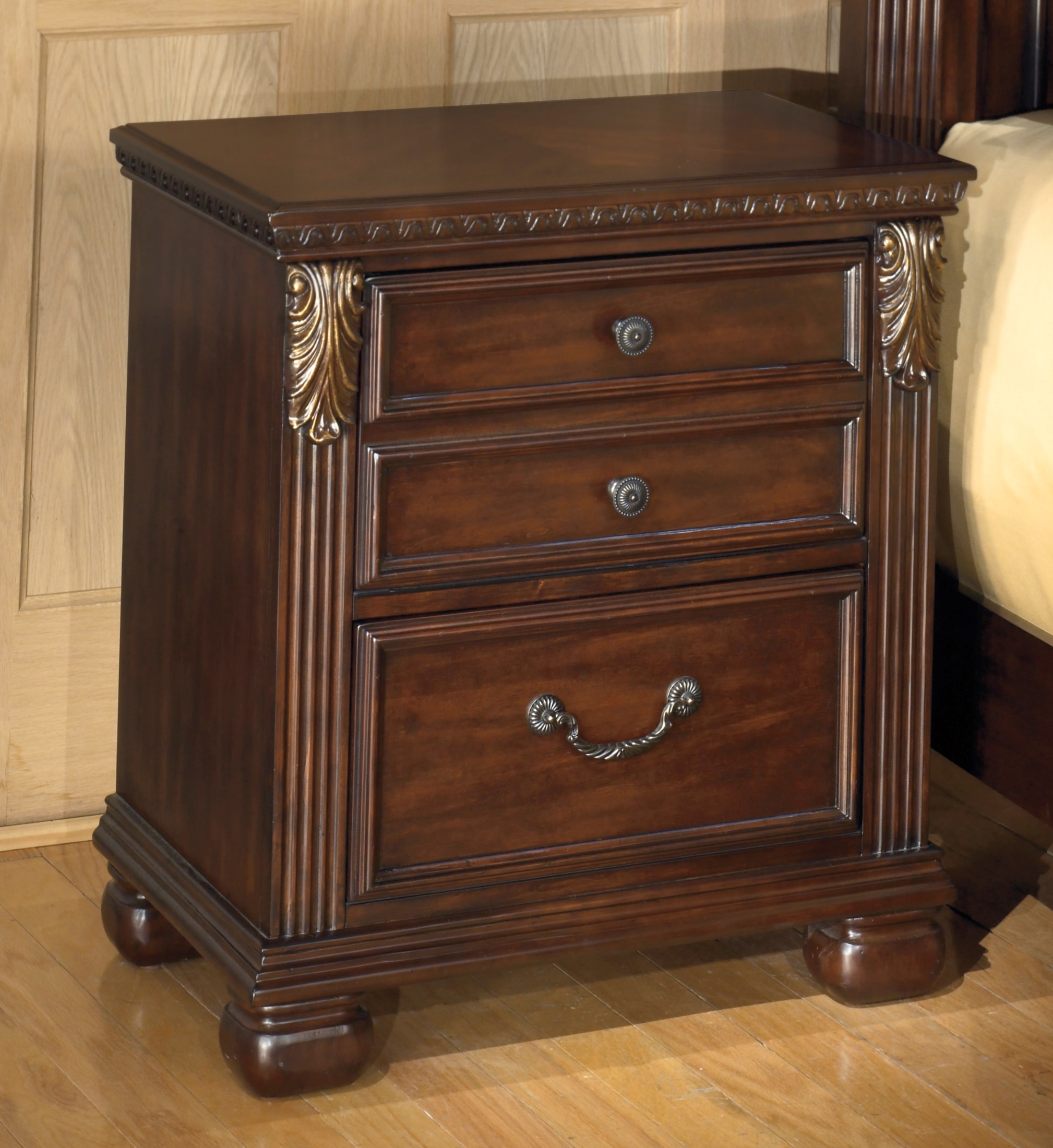 Leahlyn Panel Bedroom Set 1stopbedrooms