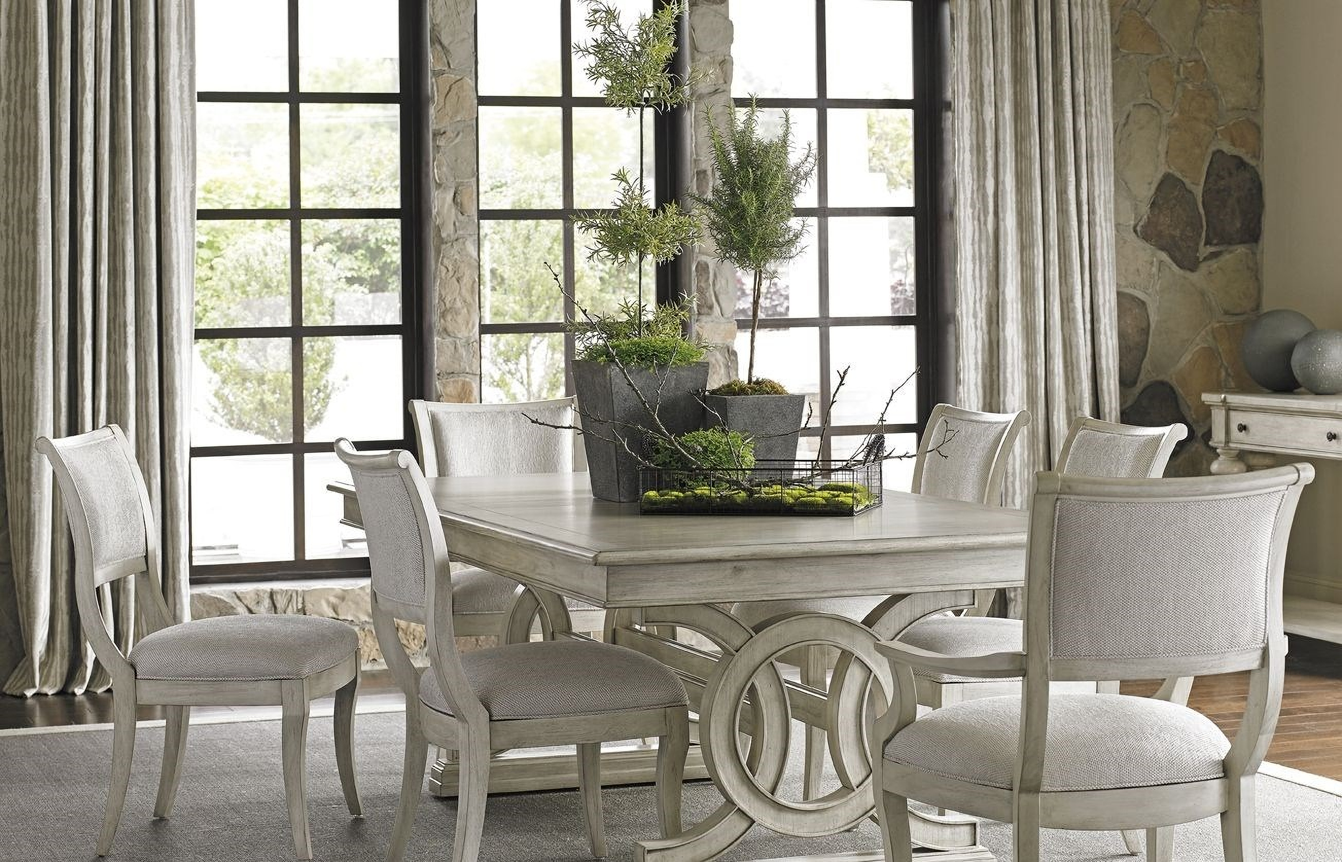 Oyster Bay Montauk Extendable Rectangular Dining Room Set