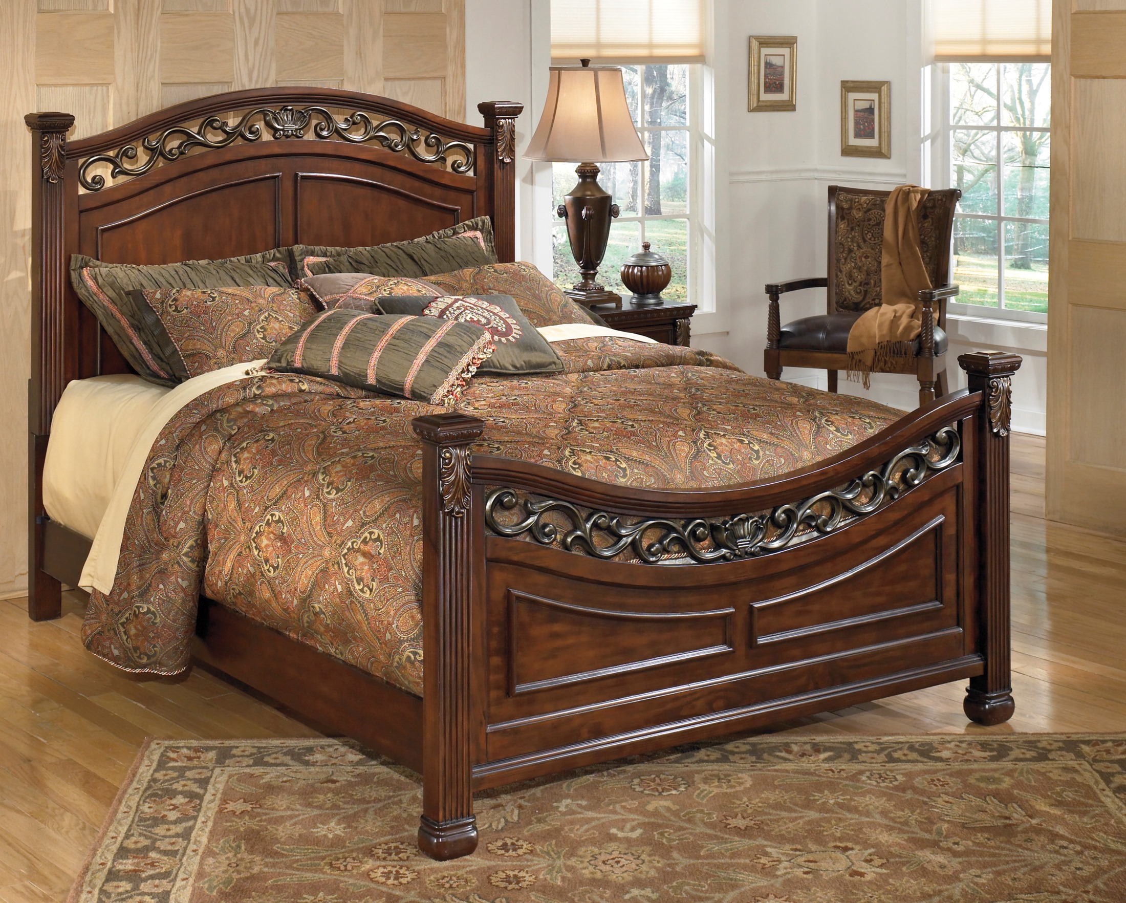 Signature Design By Ashley Leahlyn Cal King Panel Bed Leahlyn Cal King Panel Bed Main Image