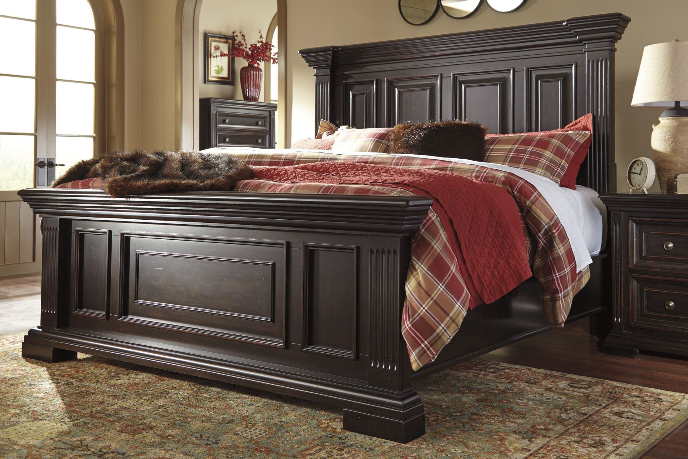 Signature Design By Ashley Willenburg Dark Brown Queen Panel Bed Willenburg Dark Brown Queen Panel Bed