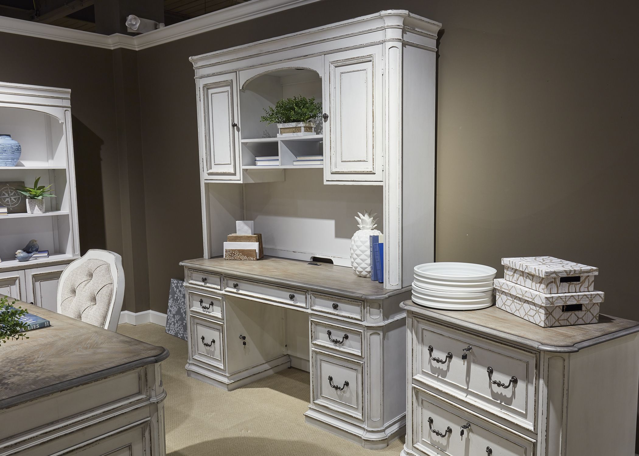 Magnolia Manor Antique White Jr Executive Credenza With Hutch