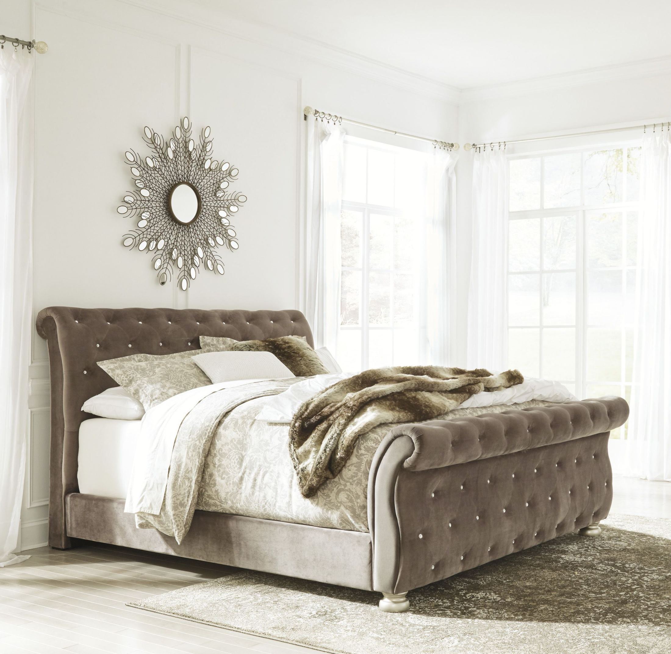 Cassimore North Shore Pearl Silver Queen Upholstered Bed