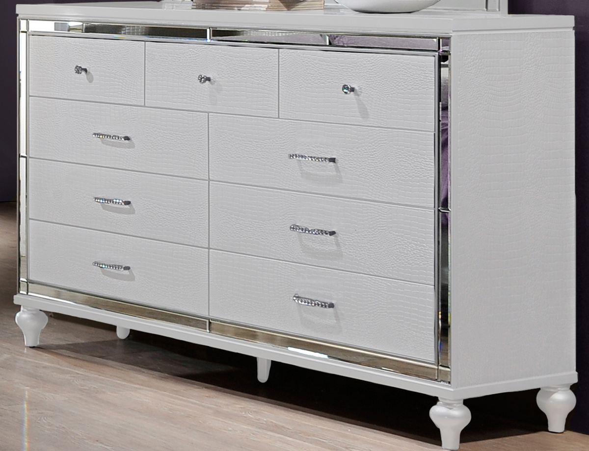 New Classic Furniture Valentino 9 Drawer Dresser In White Ba9698w