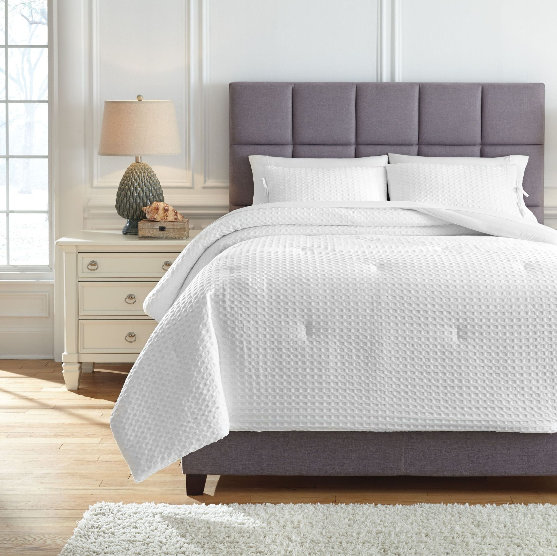 Maurilio White King Comforter Set 1stopbedrooms