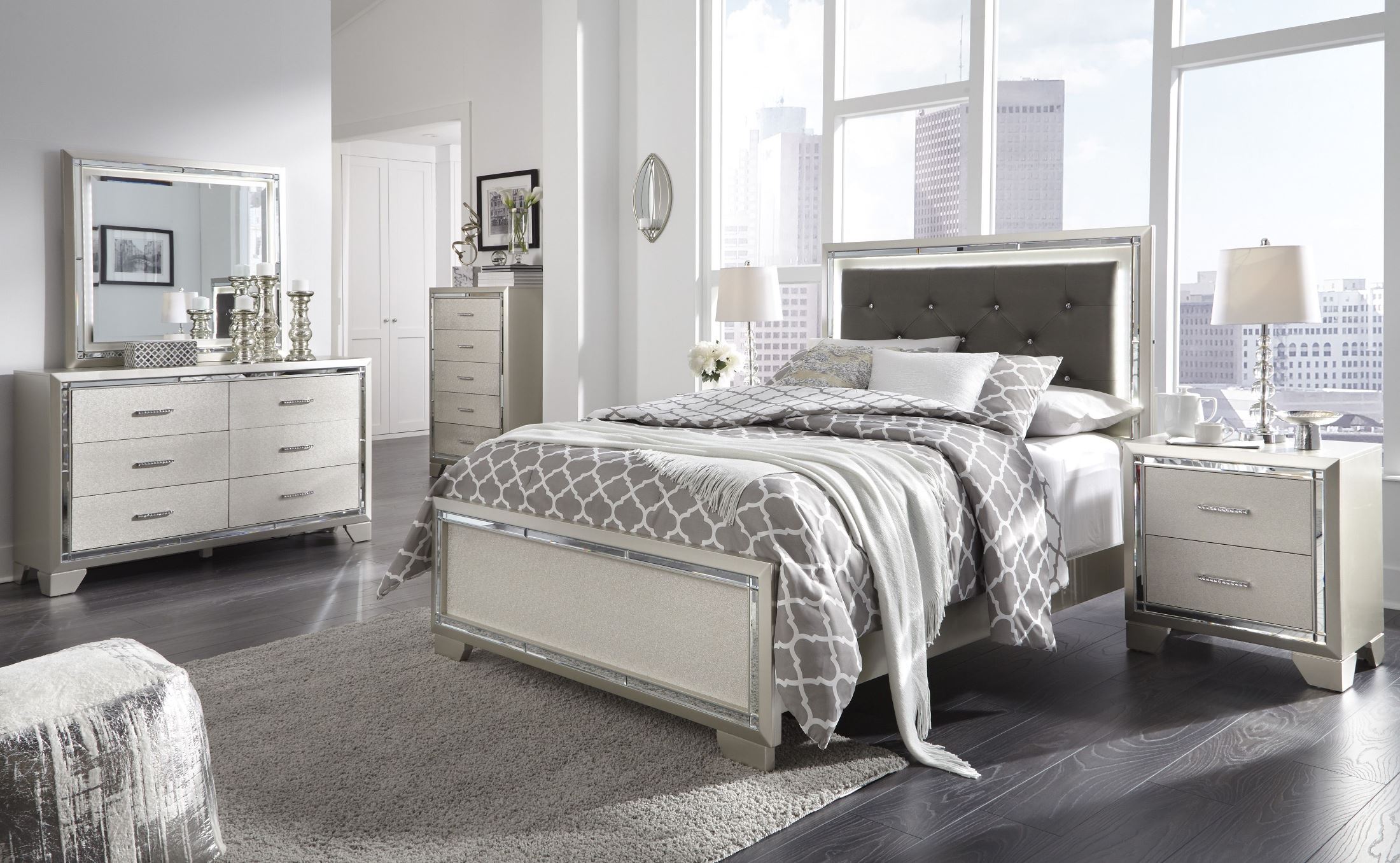 Lonnix Silver Bedroom Mirror - 1StopBedrooms.