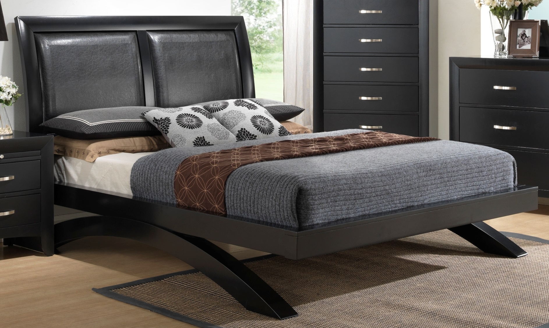 Crown Mark Furniture Galinda Queen Arch Bed in Black ...