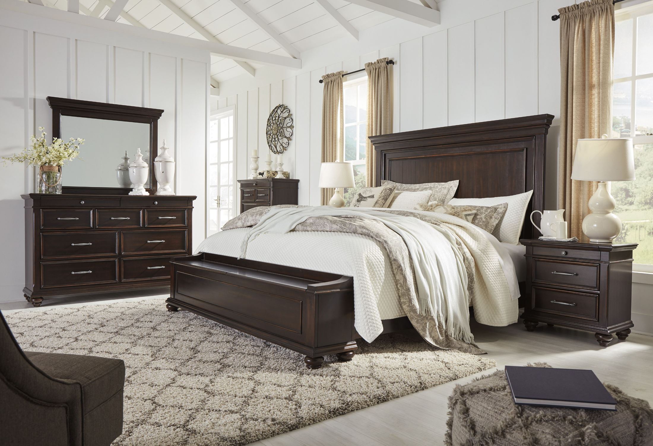 Brynhurst Dark Brown Storage Panel Bedroom Set ...
