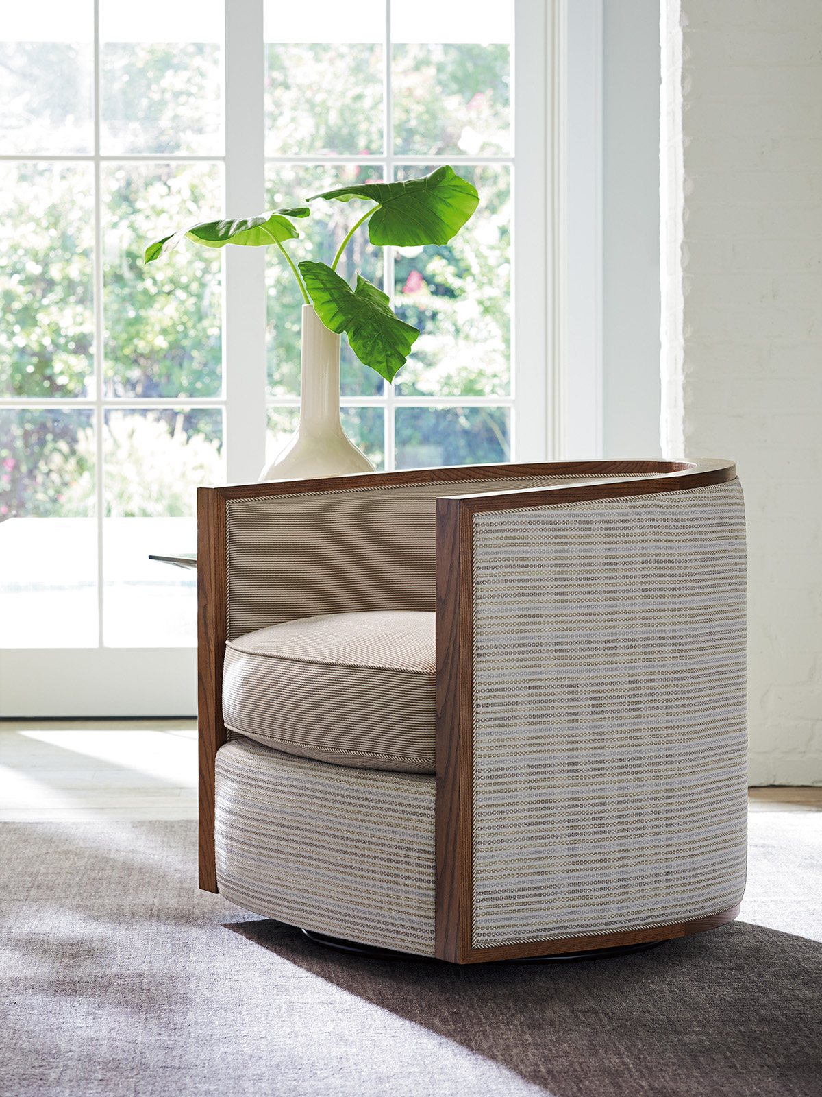 palermo patio furniture on Kitano Rich Brown Hazelnut Palermo Swivel Chair 1stopbedrooms