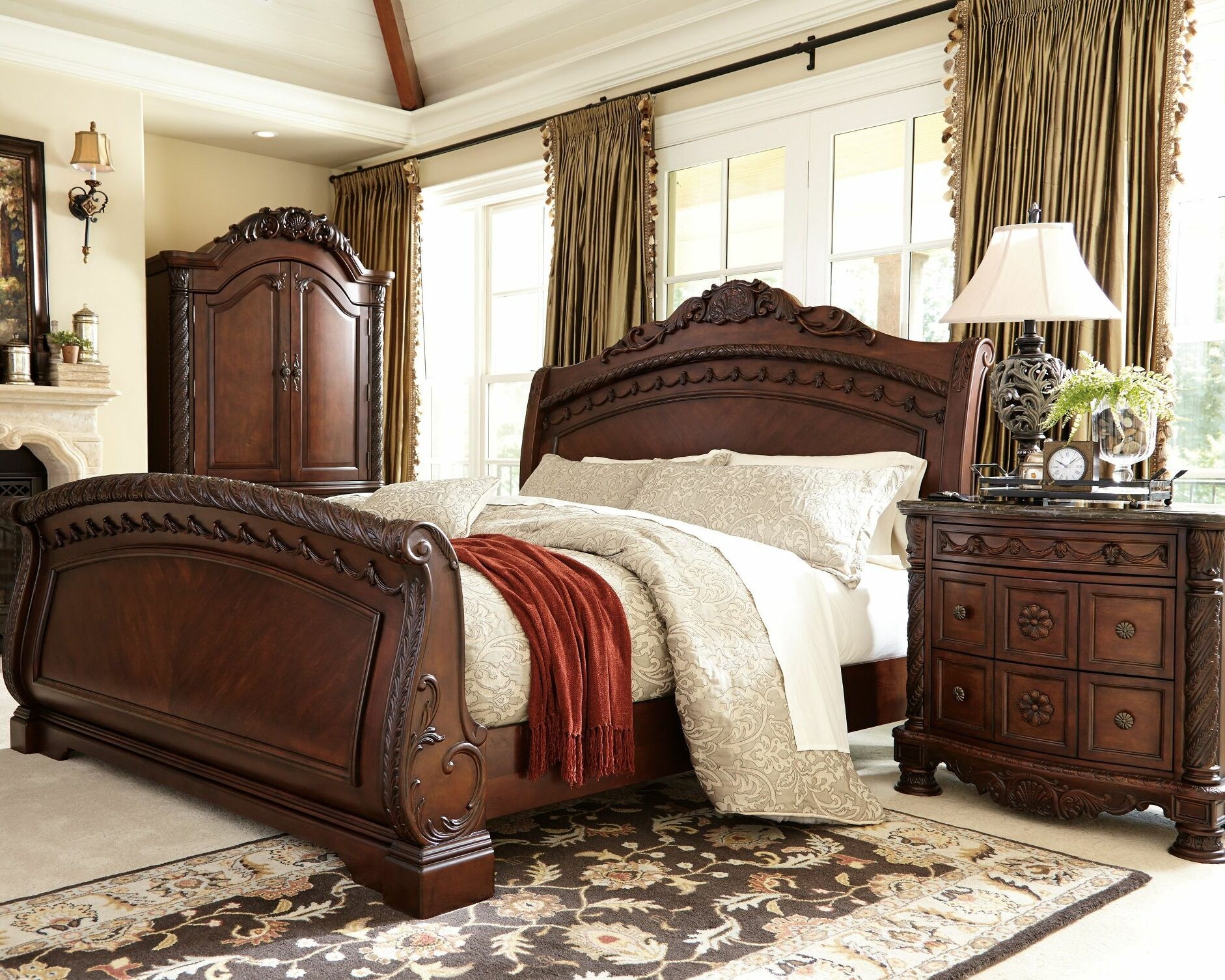 North Shore Sleigh Bedroom Set