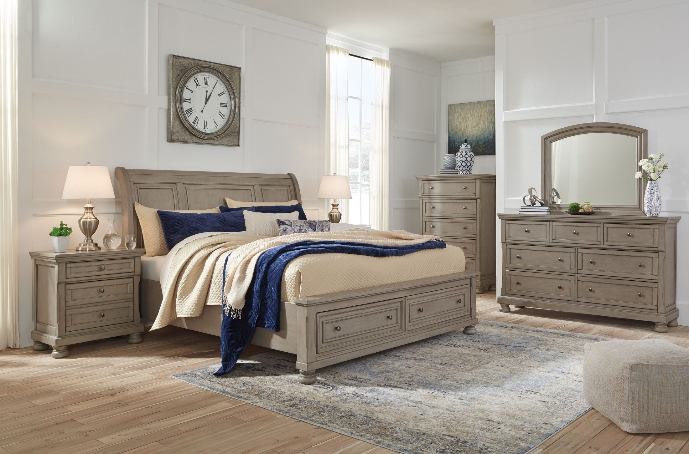 Lettner Light Gray Sleigh Bedroom Set