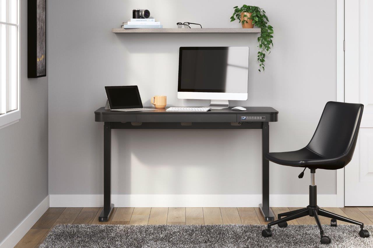 Lynxtyn Red/Black Home Office Swivel Desk Chair