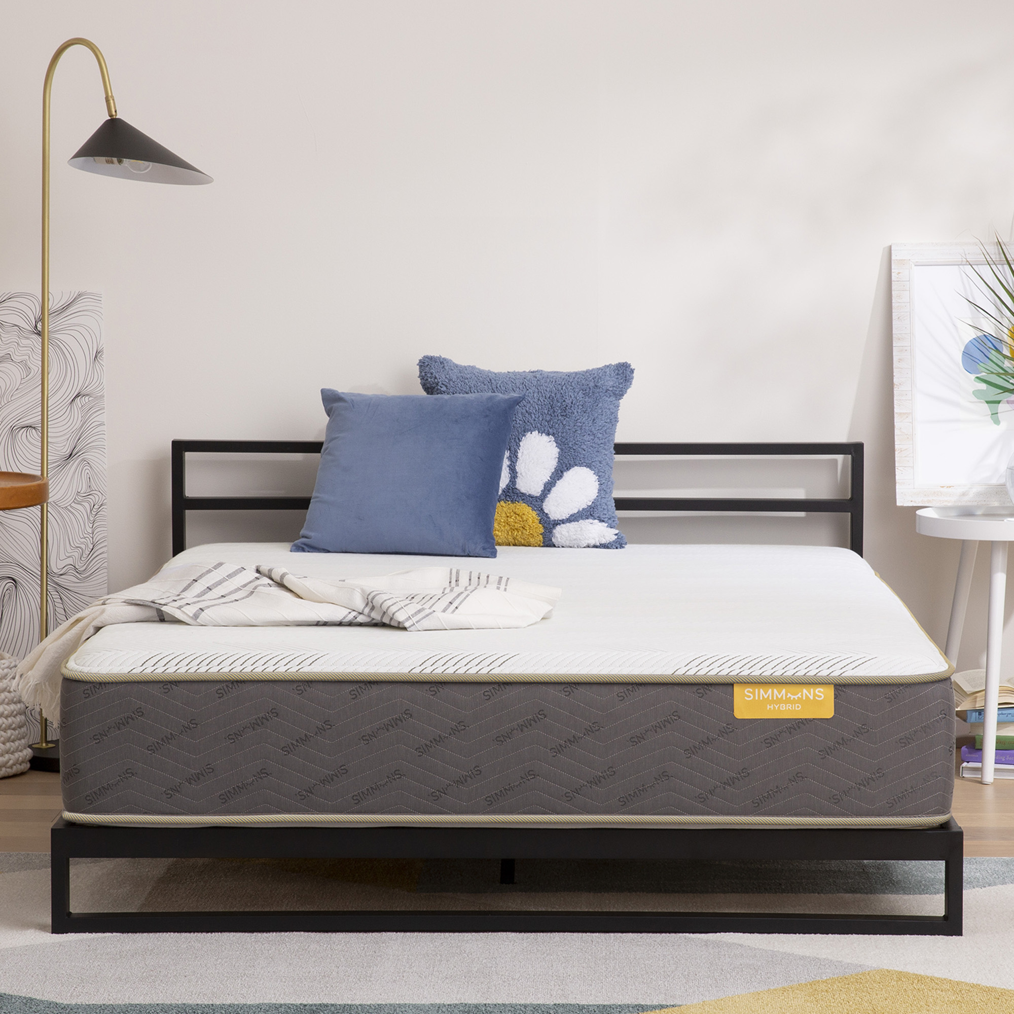 Simmons PeacefulSleep Hybrid King Firm 11 in. Mattress, Lines