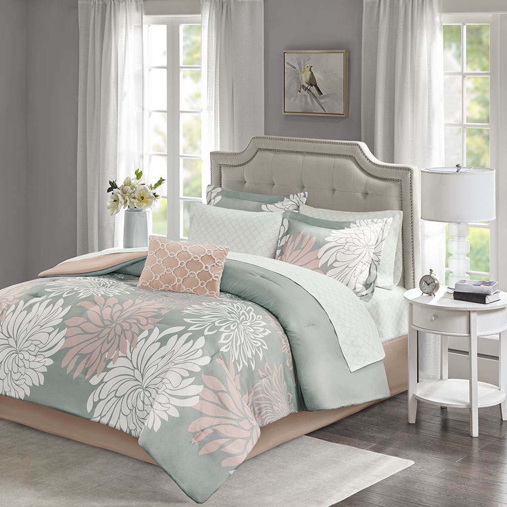 7PC Comforter Set Queen Bed in Solid Color - China Queen Comforter Set and  Sage Green Comforter price