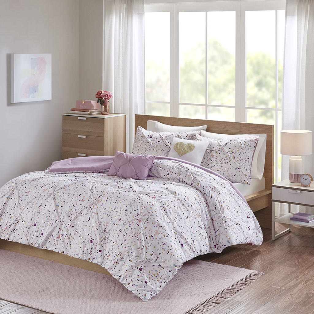 https://cdn.1stopbedrooms.com/media/catalog/product/p/o/polyester-metallic-printed-and-pintucked-comforter-set-in-plum_qb13369660_14.jpg