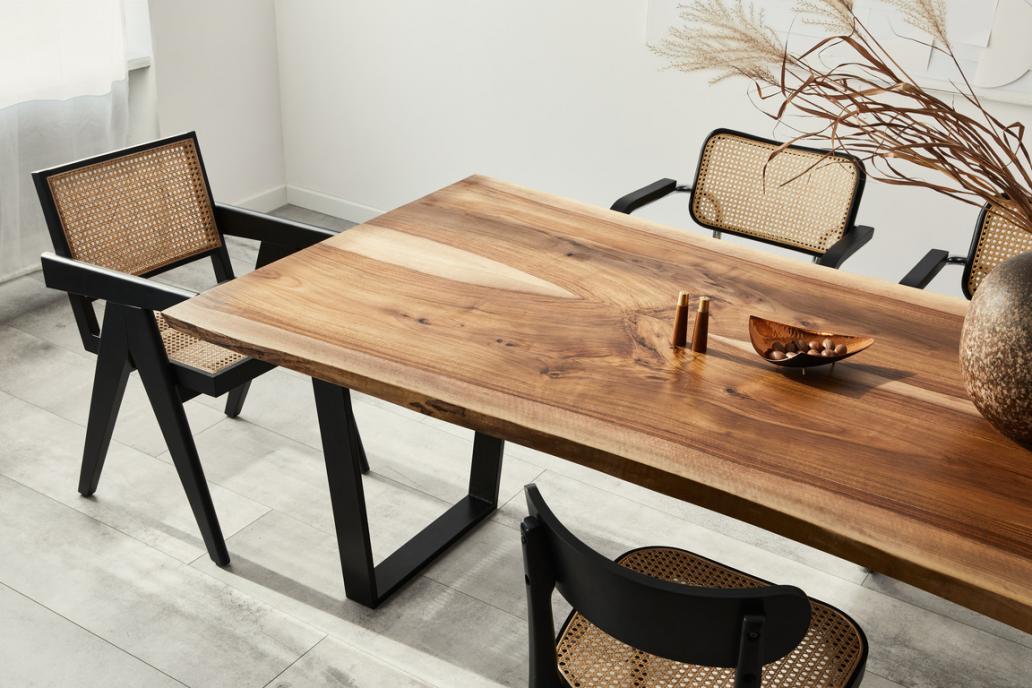 The Ultimate Buyer’s Guide to Outdoor Dining Tables