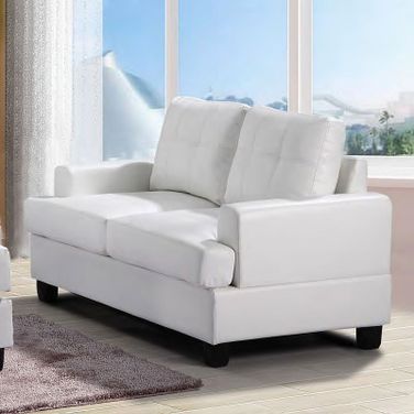 G587 Loveseat (White)