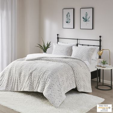Adelyn Polyester Back Printed Brushed Long Fur King Comforter Set In Ivory