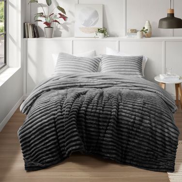 Avril Fluffy Ribbed Plush Comforter Set In Grey Ombre