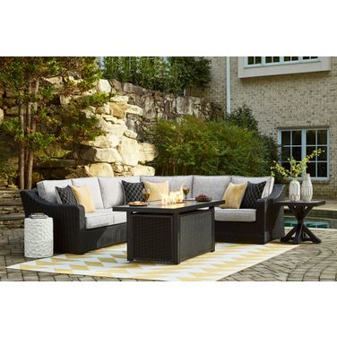 Beachcroft 3-Piece Outdoor Sectional In Black/Light Gray