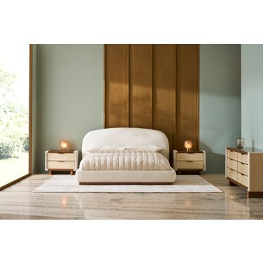 Botero Upholstered Bedroom Set In Cream