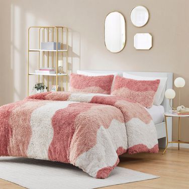 Cassie Ombre Shaggy Faux Fur 3 Piece Full/Queen Comforter Set In Blush Multi