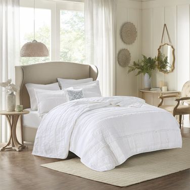 Celeste Polyester Microfiber 4 Piece King Coverlet Set In White
