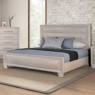 Chemnitz Eastern king Bed In White Oak