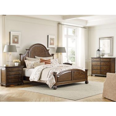 Commonwealth Panel Bedroom Set In Warm Brunette