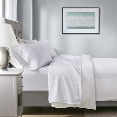 Cotton And Polyester Solid Antimicrobial 4 Piece California King Sheet Set With Heiq Temperature Regulating In White