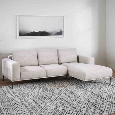 Forde Right Chaise Sectional In Gray