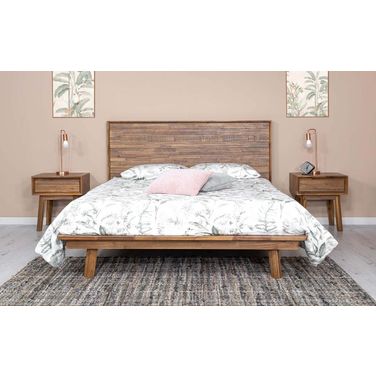 Gia Queen Bed In Warm Pecan