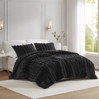 Jasmine 3 Piece Faux Fur King Comforter Set In Black