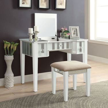 Joyce Vanity With Stool In White
