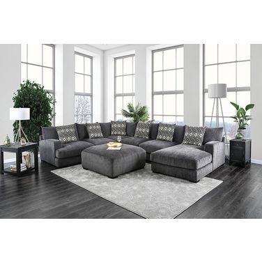 Kaylee U-Shaped Sectional With Ottoman and Right Chaise In Gray