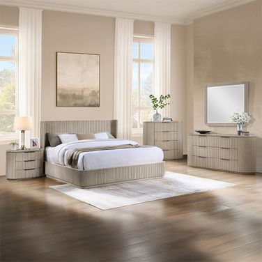 Leanna Bedroom Set In Light Oak