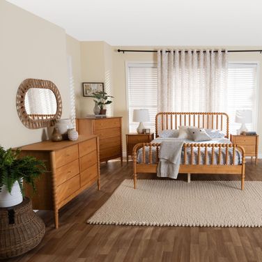 Lucera Bobbin 5-Piece Queen Bedroom Set In Oak Brown