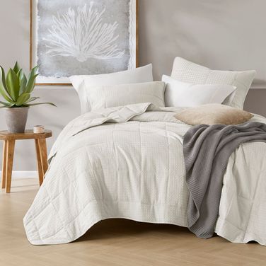 Mina Waffle Weave Textured Quilt Set In White
