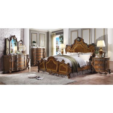 Picardy Panel Bedroom Set In Cherry Oak