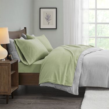 Polyester Knitted Micro Fleece Solid 4 Piece Queen Sheet Set In Green
