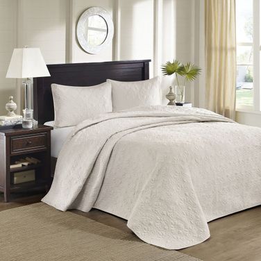 Quebec Polyester Microfiber 3 Piece Full Bedspread Set In Cream