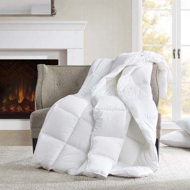 Signature Dobby Cotton Down Alternative King/Cal King Comforter In White
