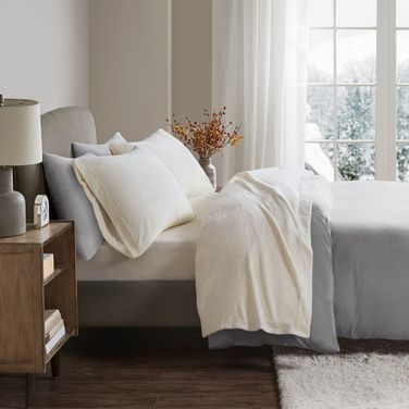 Soloft Polyester Knitted Plush 3 Piece Twin Sheet Set In Ivory