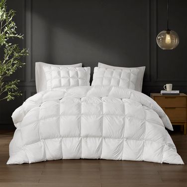 Stay Puffed Overfilled Down Alternative King/Cal King Comforter In White