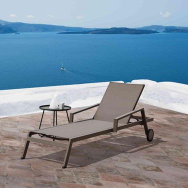 Talon Indoor-Outdoor Steel Side Table